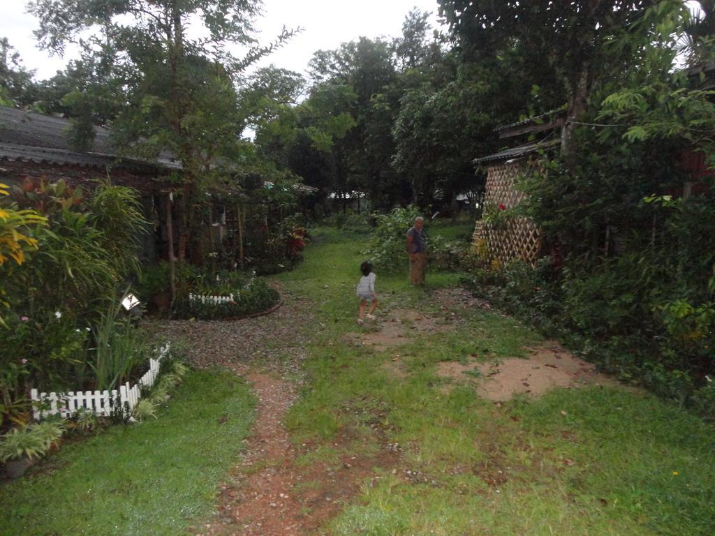 桑卡武里桑科拉布里奶奶的家旅馆公寓 外观 照片